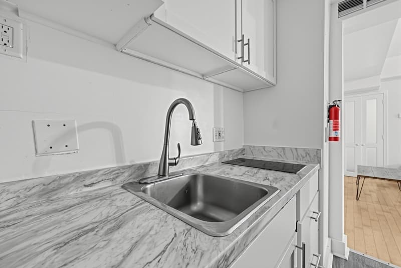 WASHINGTON House: 2127 California St NW
