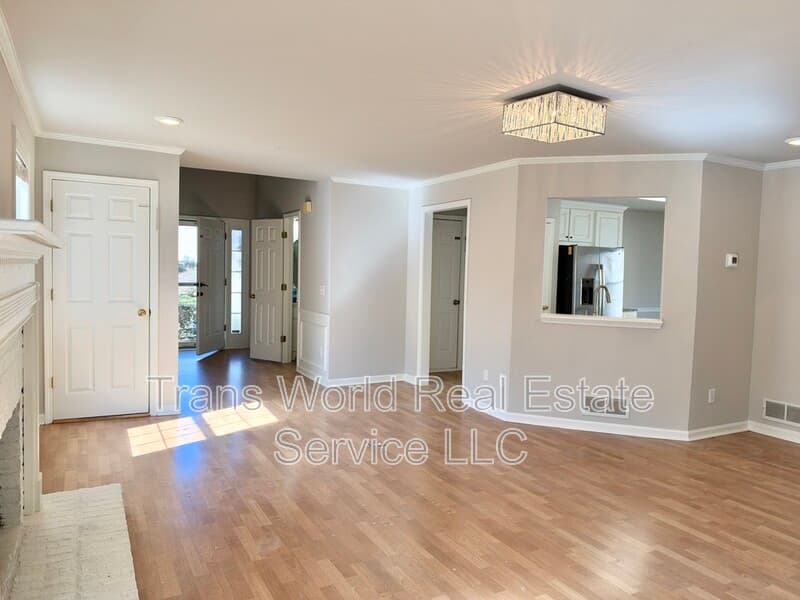 Duluth House: 3354 Roundfield Circle