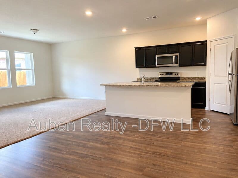 Fort Worth House: 6525 Trident Court