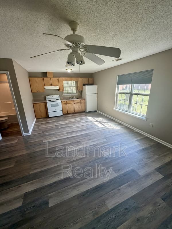 Fort Valley Condo: 806 East Church Street