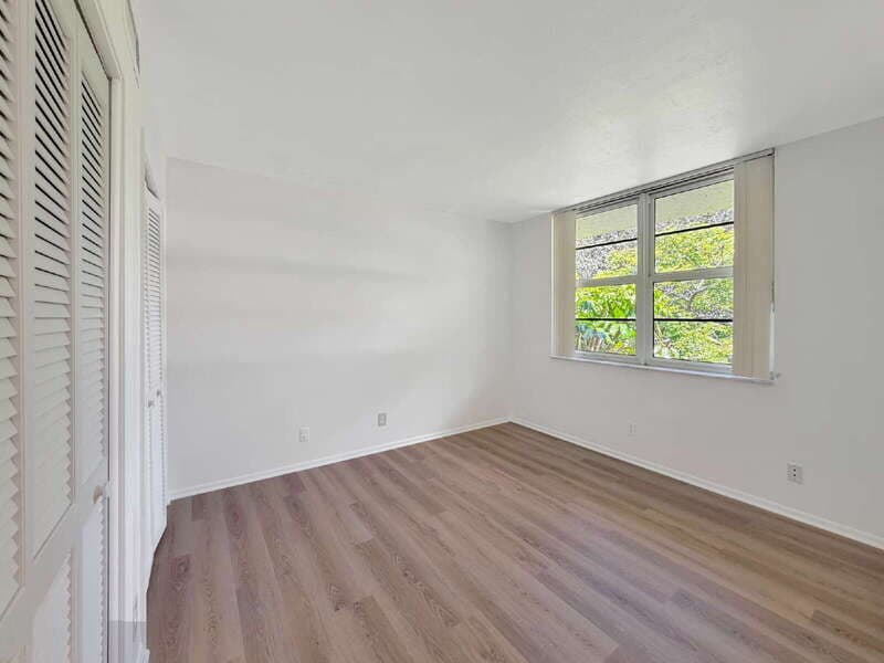 POMPANO BEACH Condo: 3641 Oaks Clubhouse Drive