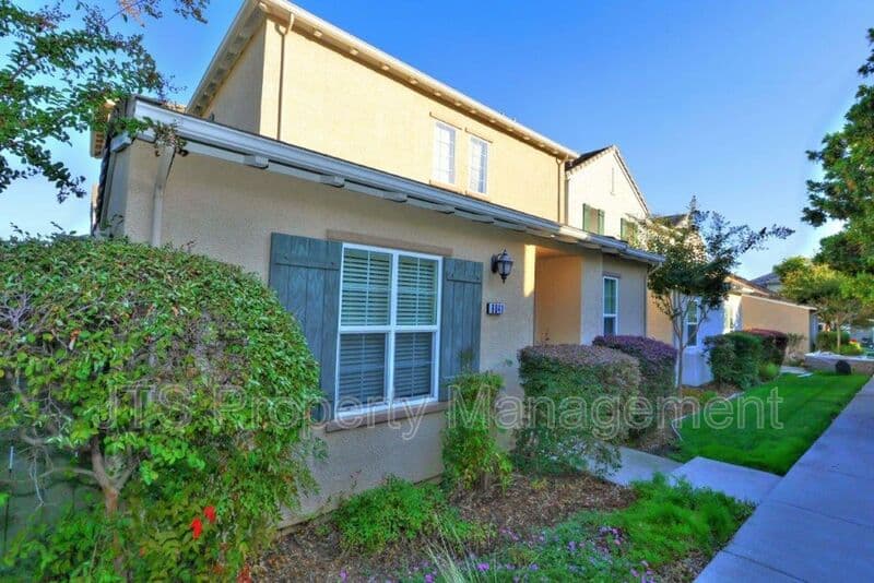 Orangevale House: 9041 Crescenda Lane