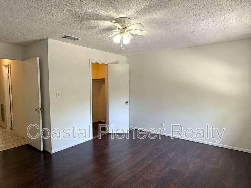 Tampa Townhome: 7573 Abonado R