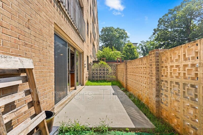 Arlington Condo: 4241 Columbia Pike