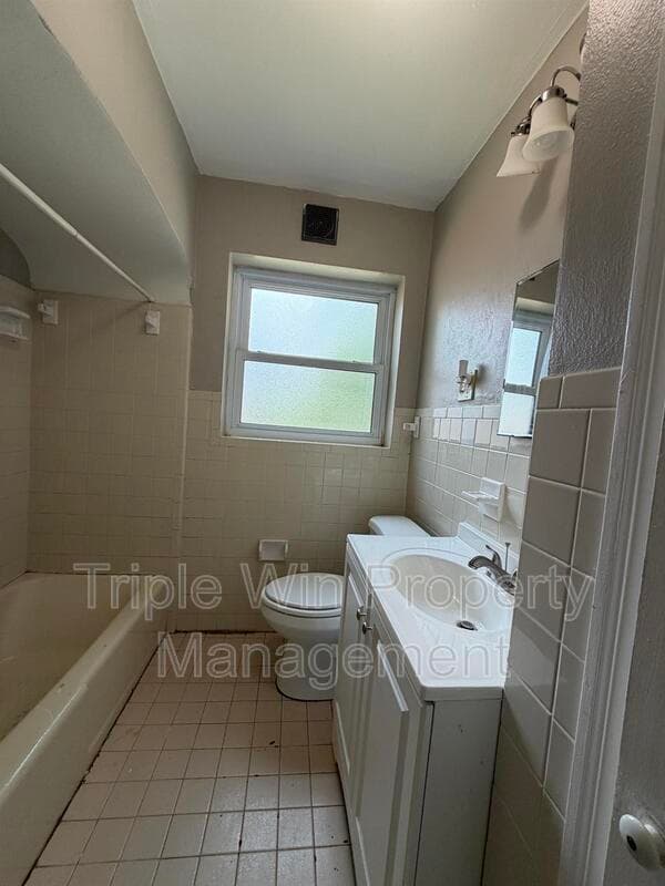 St. Louis House: 1629 Redman Rd.