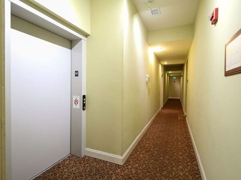 Baltimore Condo: 125 W. Saratoga St