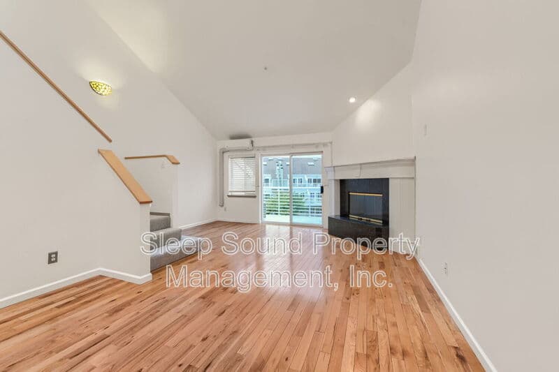 Portland Condo: 201 N Hayden Bay Dr