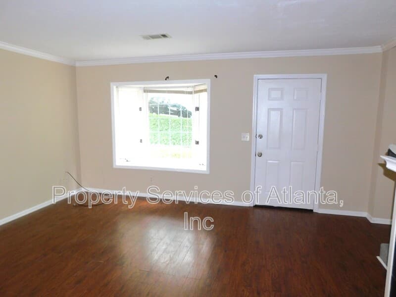 Roswell Townhome: 192 High Creek Dr