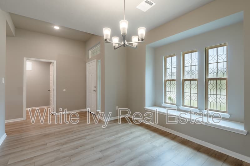 Huntsville House: 3722 Sage Ln