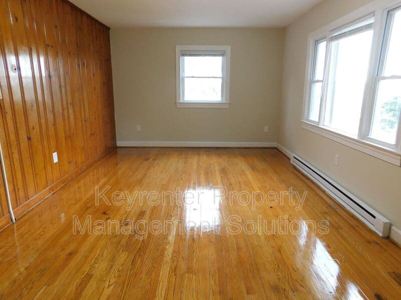 Staunton House: 1008 Perry St