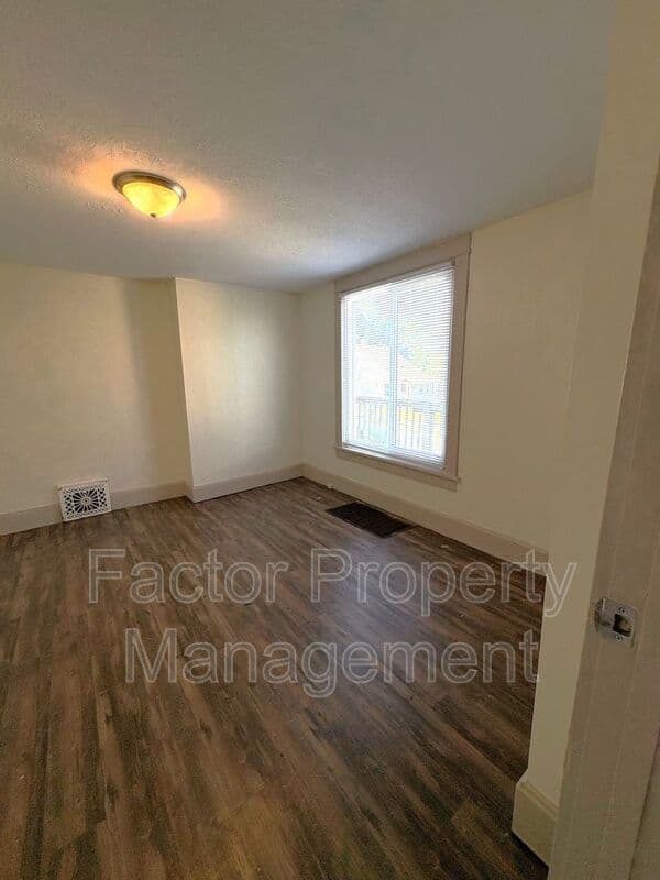 Mankato Condo: 103 Locust St.