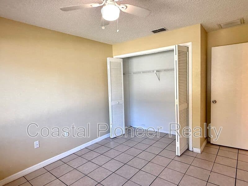 Spring Hill House: 6063 Shingler Ave