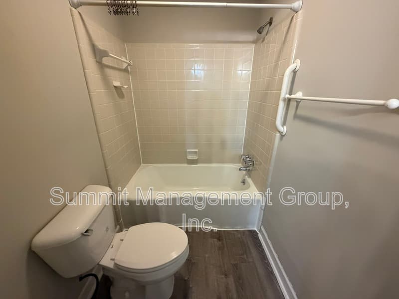 Covington House: 5118 Newton Drive NE