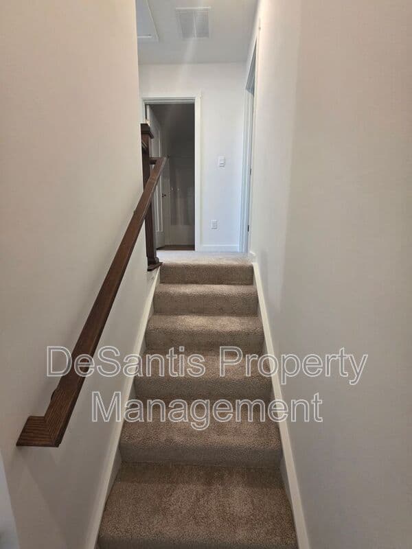 Imperial Townhome: 1806 Canterbury Drive