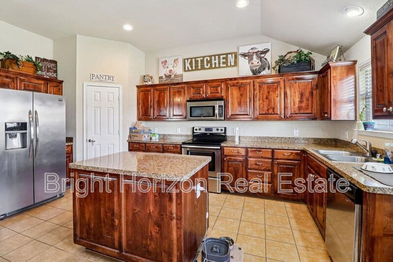 Fort Worth House: 8221 Mule Deer Run