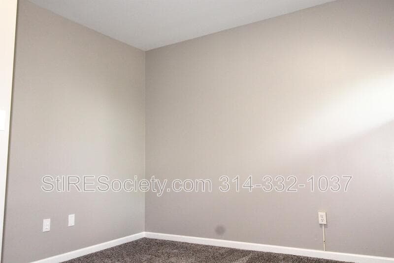 St. Louis Condo: 7615 S. Broadway #2F