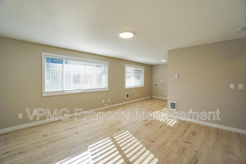 Vancouver Condo: 4420 Gibbons St