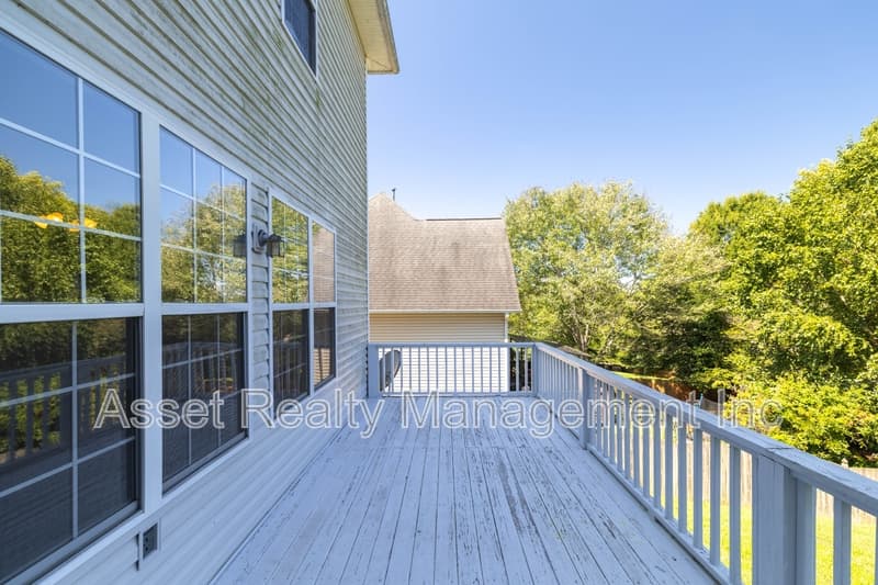 Knoxville House: 1217 Dreamview Lane