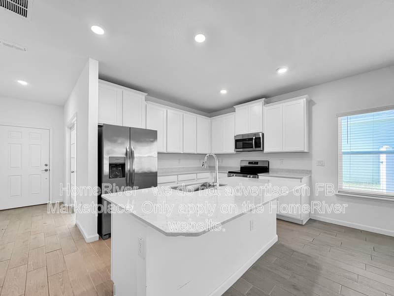Ocala House: 4477 NW 14th Loop