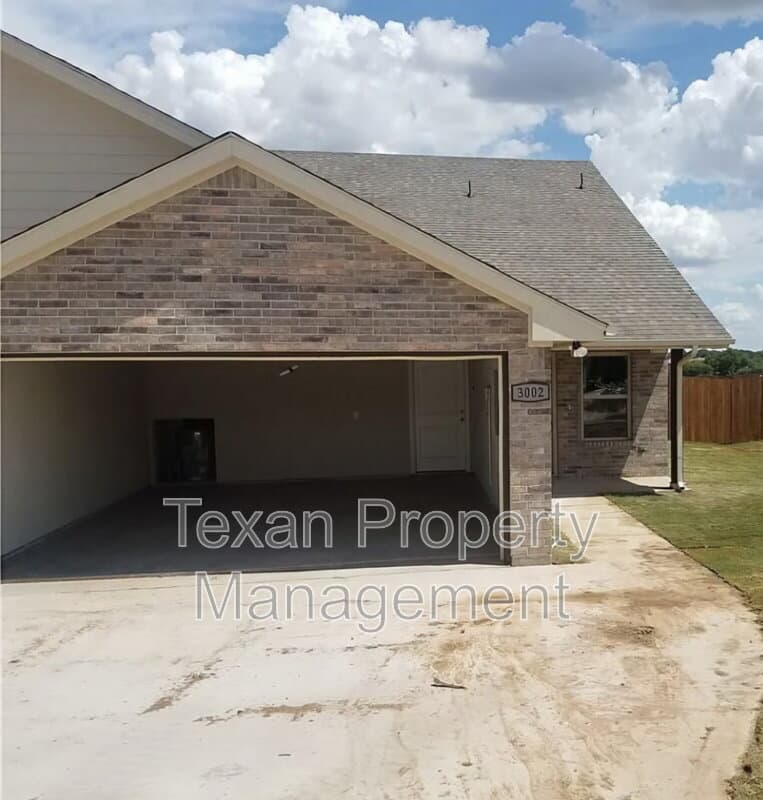 Granbury Condo: 3002 Weave Court