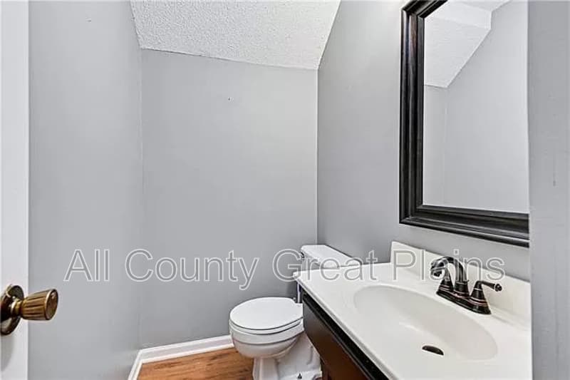 Kansas City Townhome: 13330 Walnut Street