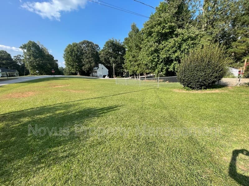 Villa Rica House: 81 Abbotsford Drive