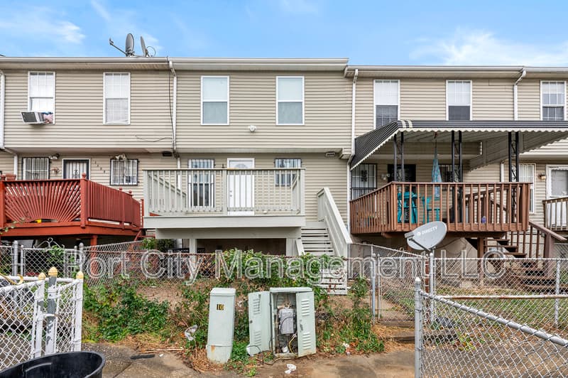 Baltimore Townhome: 1507 Retreat Street - 1
