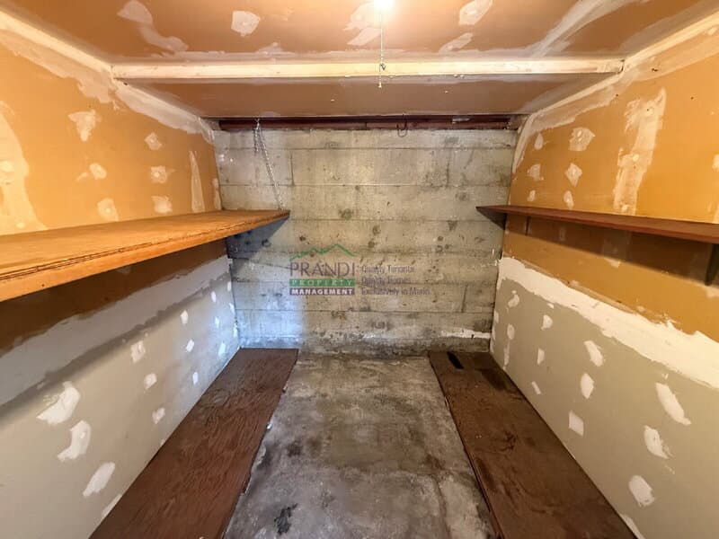 San Anselmo Condo: 1562 Sir Francis Drake Blvd