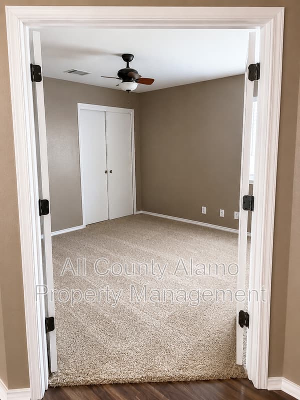 Selma House: 9006 Pinseeker