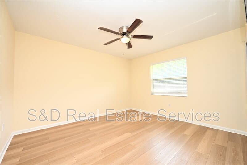 Lakeland House: 1774 Birchwood Loop