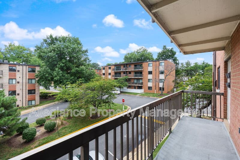 Alexandria House: 3312 S 28th St
