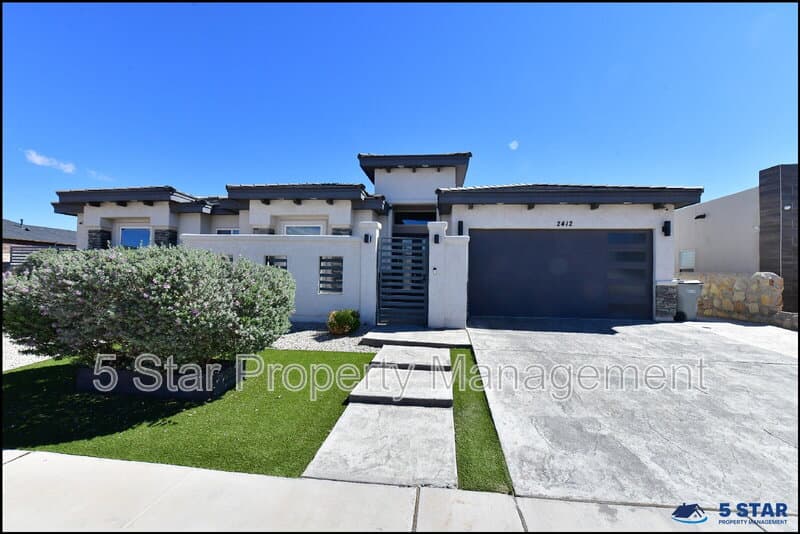 El Paso House: 2412 Tierra Lejana Pl