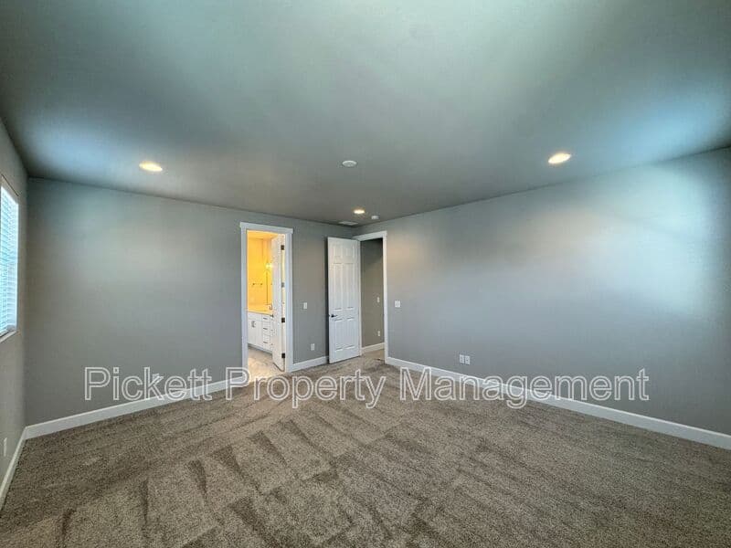Port Orchard House: 3835 SW Alava Ct