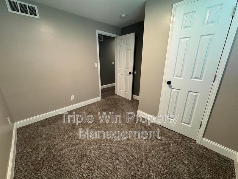 Saint Charles House: 710 Jungs Station Rd