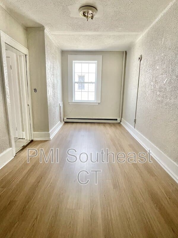 New London Condo: 92 Truman St