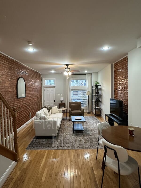 Baltimore Townhome: 37 S Ellwood Ave