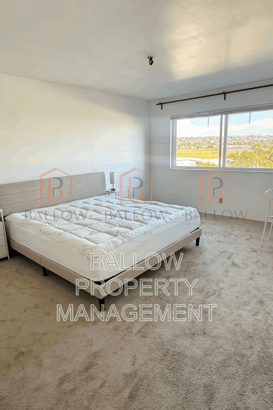 San Diego House: 3991 Crown Point Dr