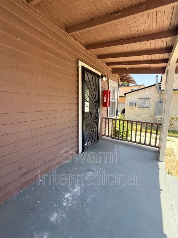 Los Angeles House: 643 W. 58th St.