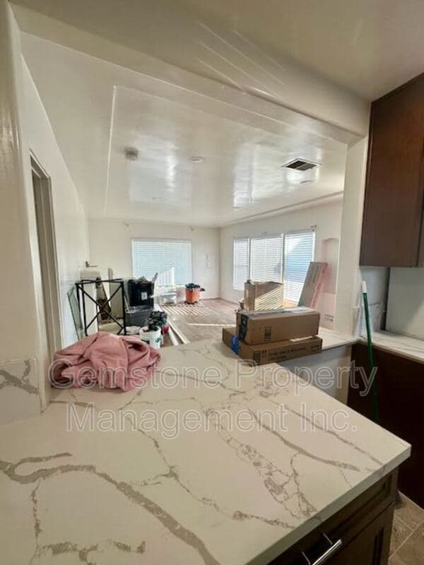 San Diego House: 5017 College Ave