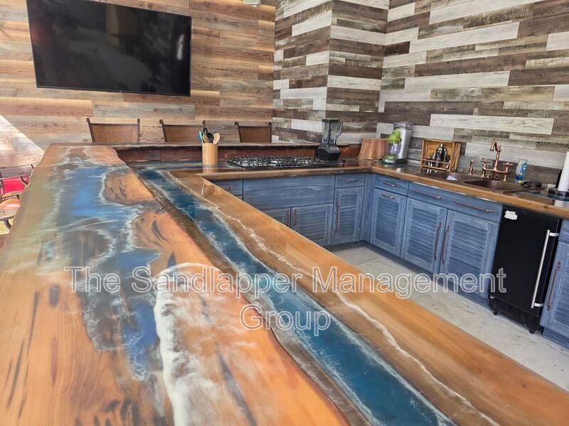 Johns Island House: 588 Main Road