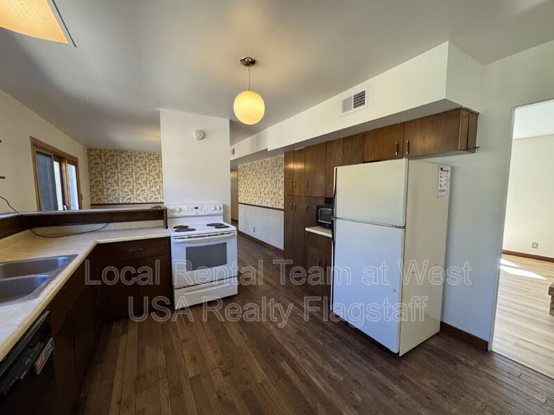 Flagstaff House: 422 E David Dr