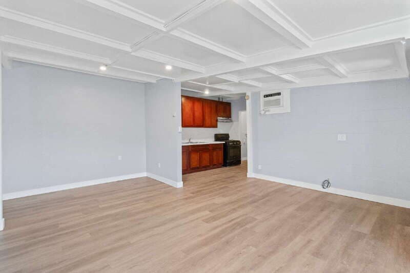 Sacramento House: 1516B McAllister Avenue