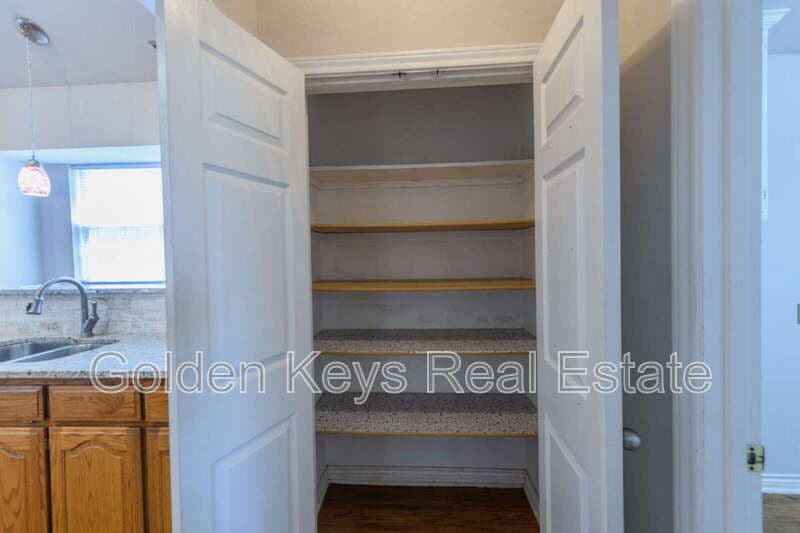 Hurst House: 3120 Steve Dr