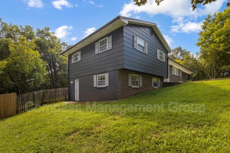 Knoxville House: 1505 Aldenwood Lane