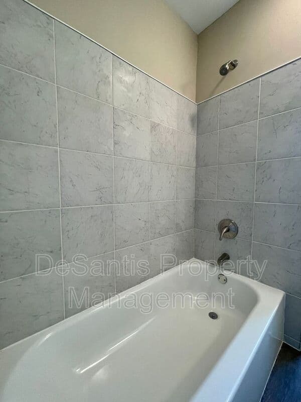 Brackenridge House: 724 East 7th Avenue