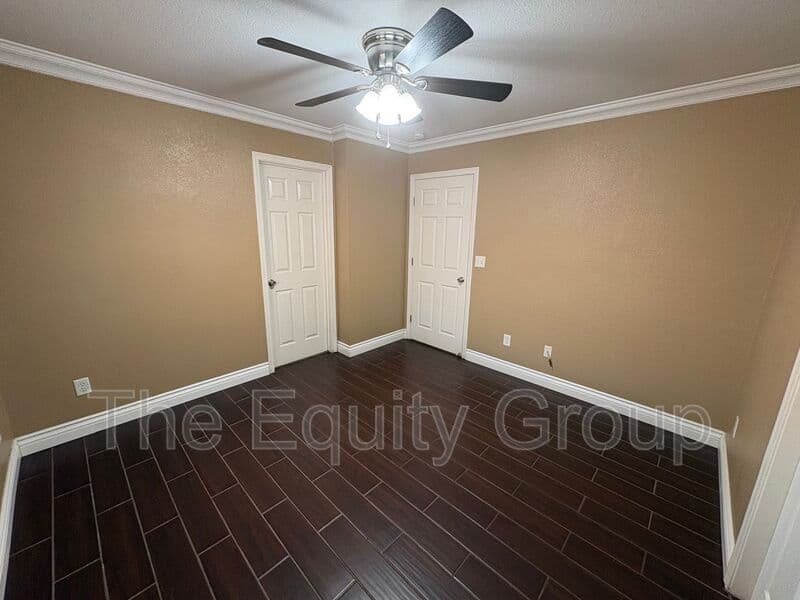 Visalia House: 744 West Buena Vista Ave