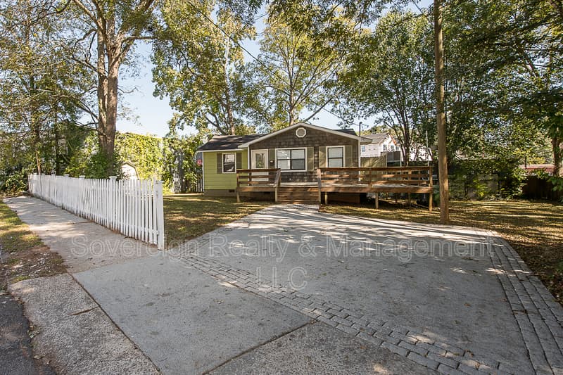 Atlanta House: 568 Stokeswood Ave SE