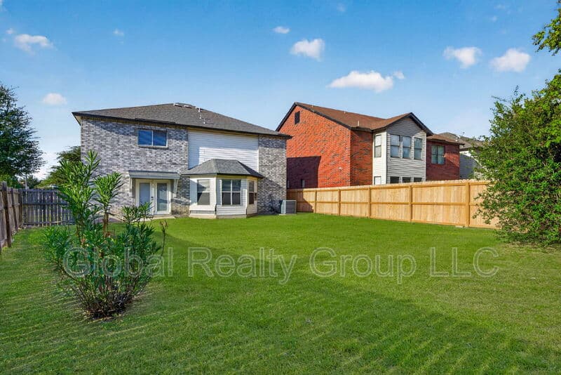 Converse House: 7702 Fairton Pl
