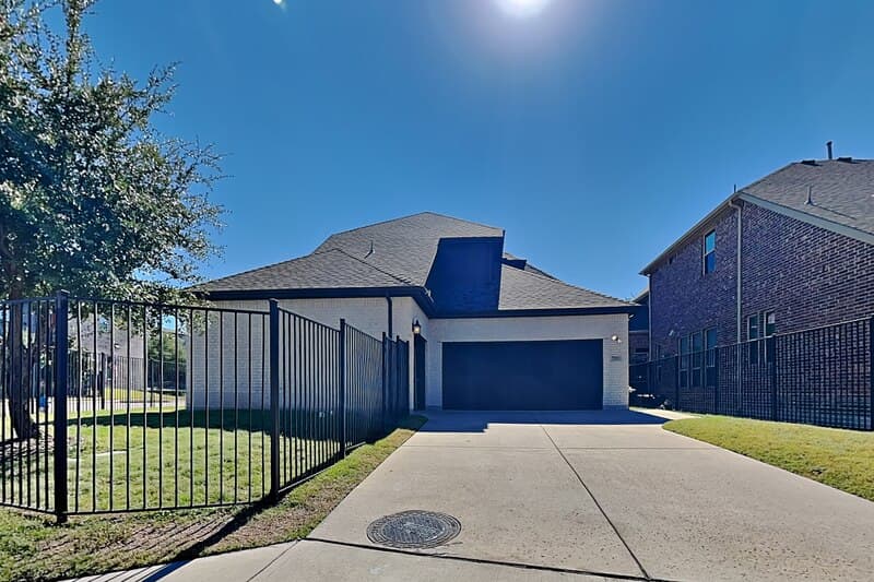 Mckinney House: 7801 Avondale Dr