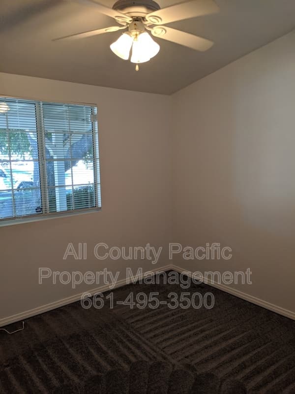 Santa Clarita House: 27254 Walnut Springs